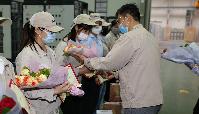 >男神登場，愿望實現(xiàn)！
